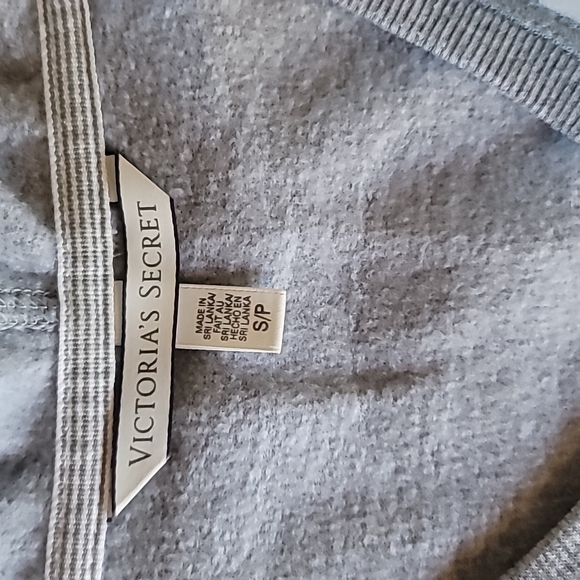 STUNNING VICTORIA'S SECRET GREY AND GREEN SURFBOARD V NECK HOODIE - Picture 8 of 13